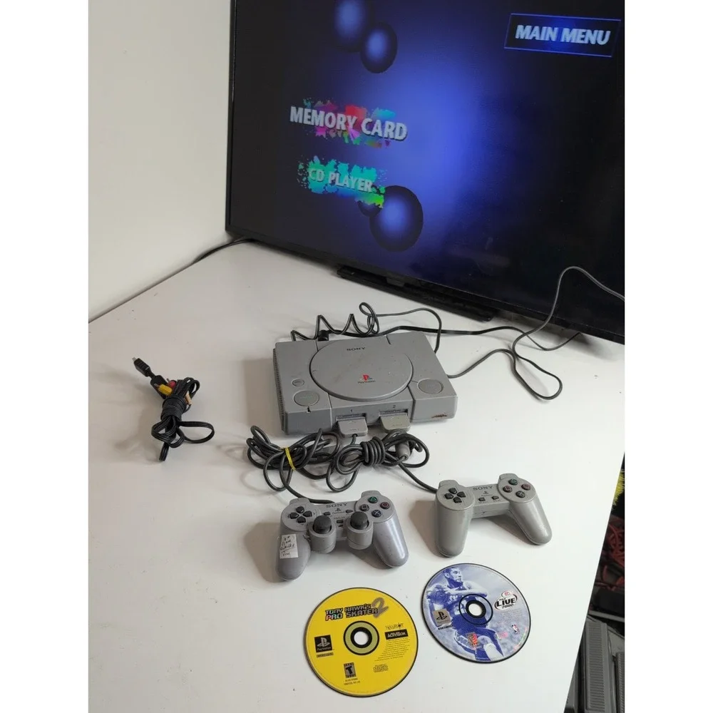 Sony PlayStation 1 (SCPH-7501) PS1 Console w 2 Controllers Games Power Av Cords
